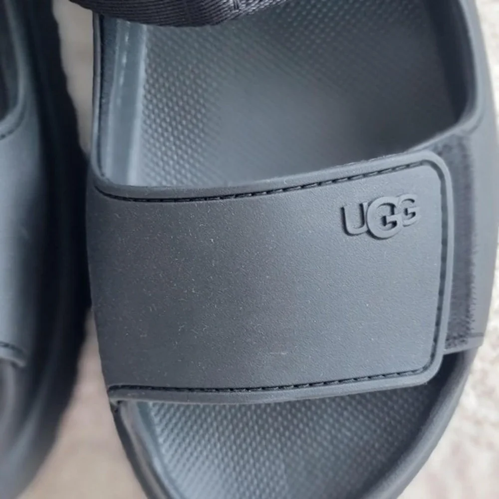 New UGG‎ sports strappy sandals Black M Sz 12